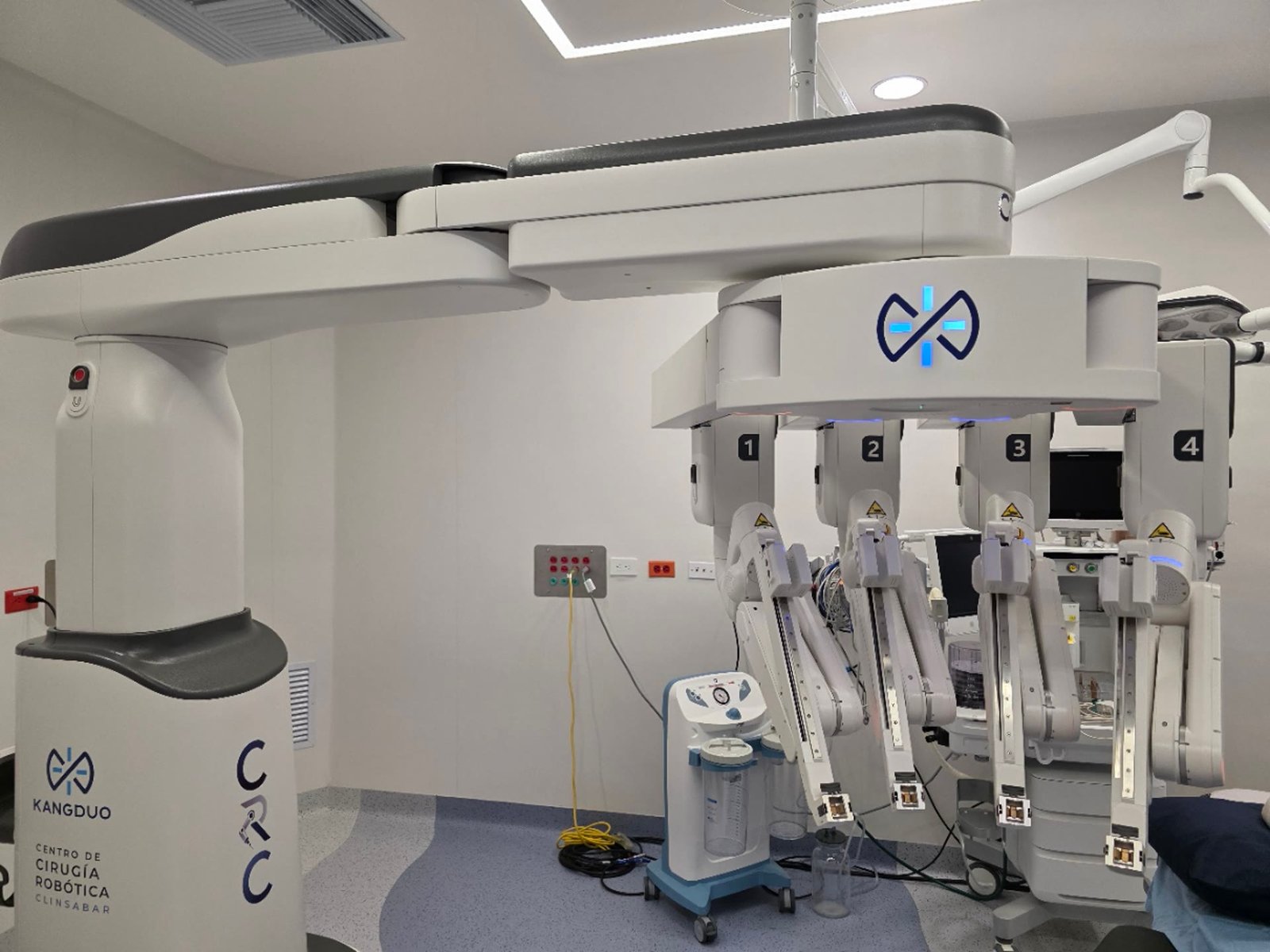 Robot KangDuo SR-2000 desde otro ángulo
