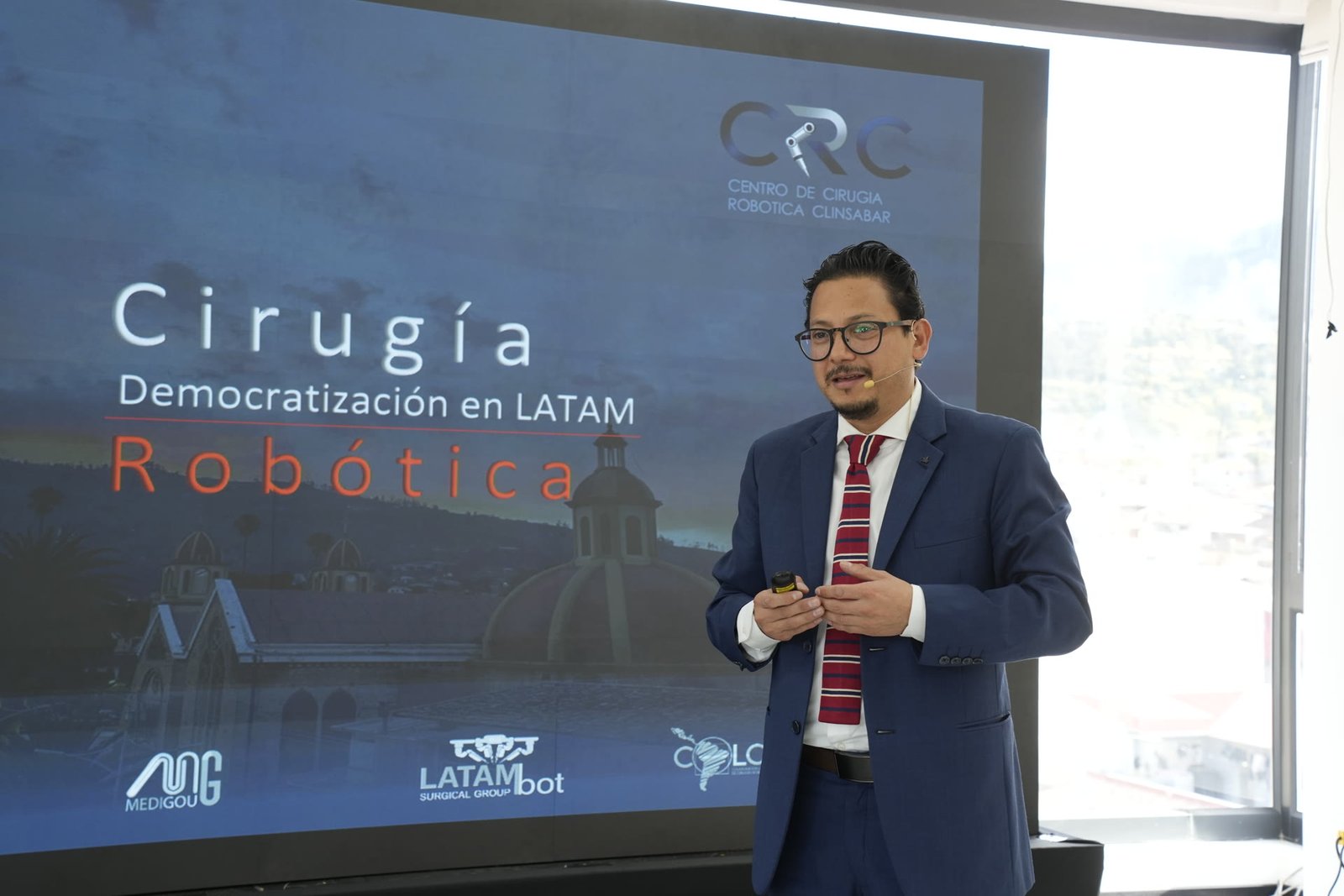 Dr. Bravo López presentando